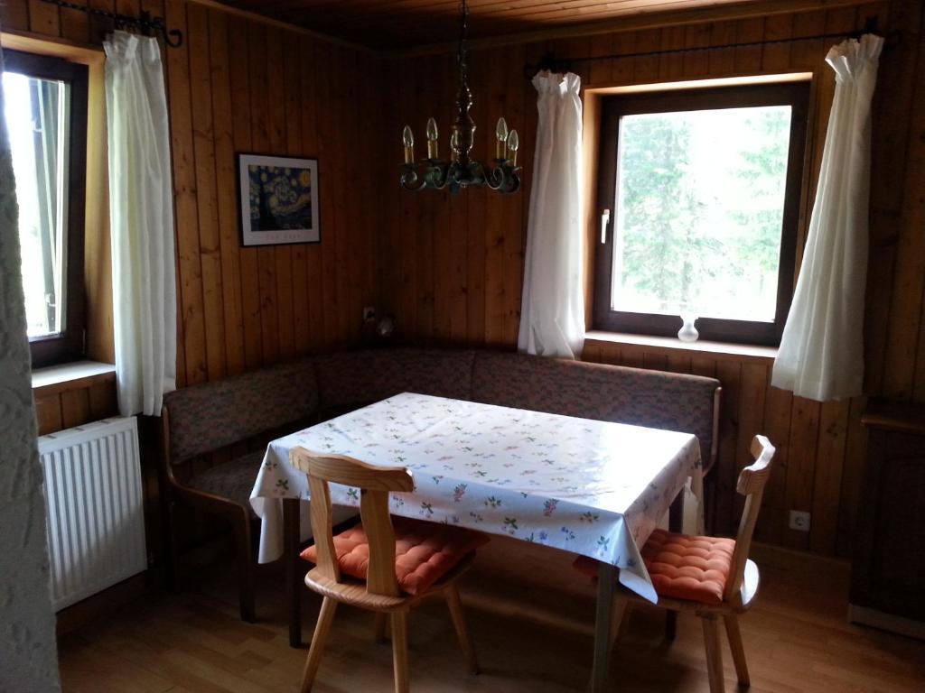 Fichtenblockhuette Sonnenalpe Nassfeld Cameră foto