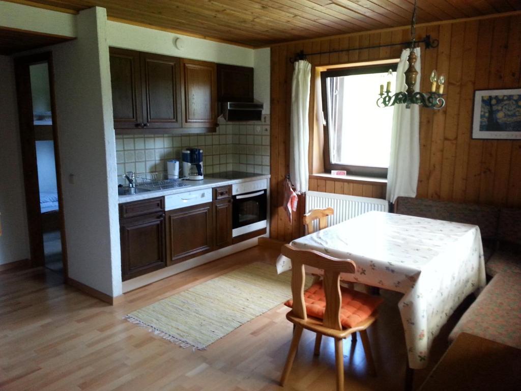 Fichtenblockhuette Sonnenalpe Nassfeld Cameră foto