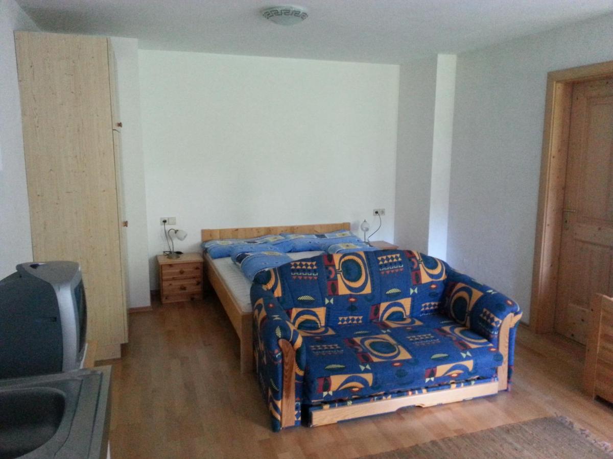 Fichtenblockhuette Sonnenalpe Nassfeld Cameră foto